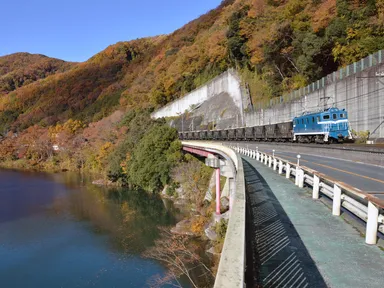電気機関車　イメージ