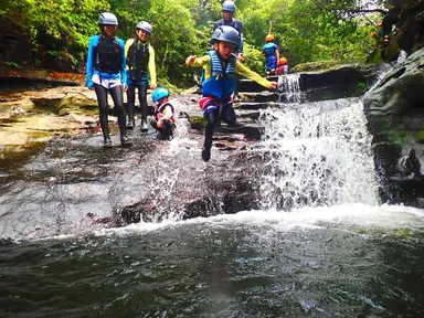 世界遺産西表島で今話題のキャニオニングを楽しもう