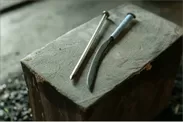 五寸釘から製作されたペーパーナイフ