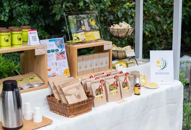 西伊豆の特産品であるびわ茶など