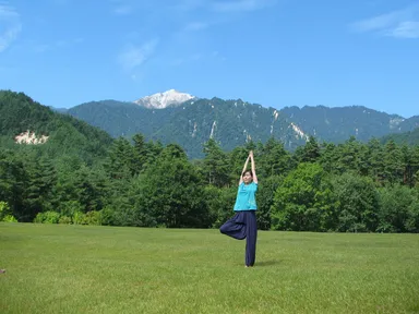 インストラクターの笠原 愛有美 先生によるポーズ1