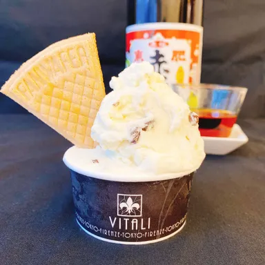 ホワイトチョコ・赤酒レーズン