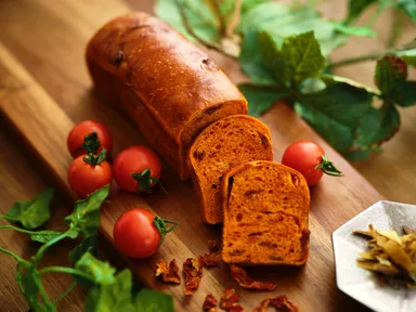 UMAMI食パン まほろば「皛と緋色」