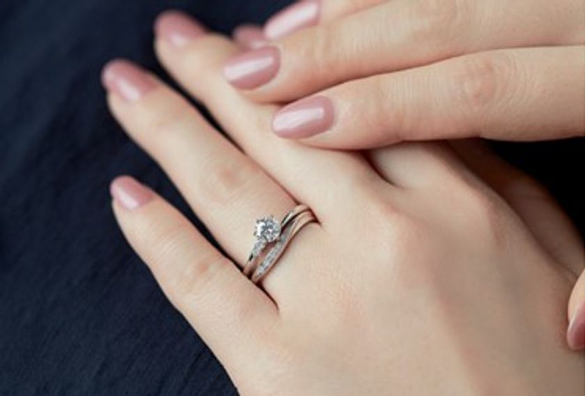 “お互いを引き立て存在を輝かせる”コーディネート
～2022年2月22日、「２（ふう）・２（ふ）」が重なる特別な日をおふたりの記念日に～
