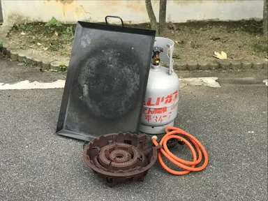 一家庭に一台あると言われる鉄板とコンロ