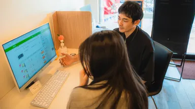 店内で自由に検索可能