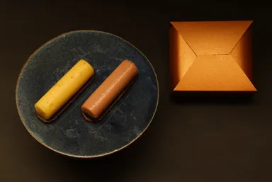 ミニテリーヌ(左：栗、右：苺)