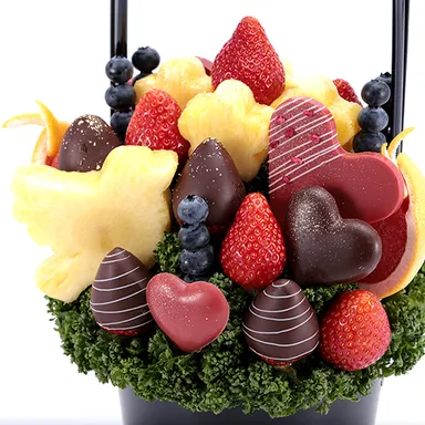イチゴやパイナップルをかわいくアレンジメント
