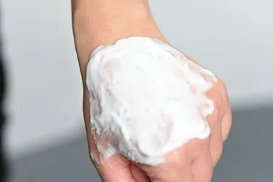 クリーミー泡に自己発泡