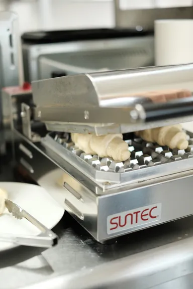 ワッフルメーカーでプレス