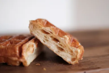 見た目はワッフル断面はクロワッサン