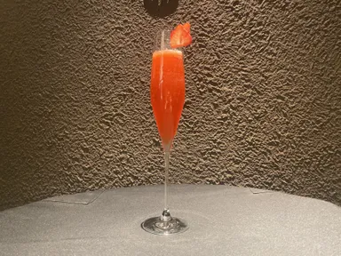 とちおとめとシャンパンのカクテル