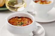 「北海道産玉ねぎのオニオンスープ」を使用したオニオングラタンスープ