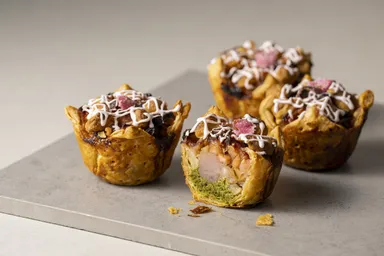 季節のクランブル　(桜＆抹茶)