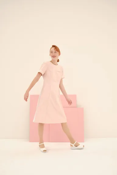 プリーツワンピース 9,889円(税込)