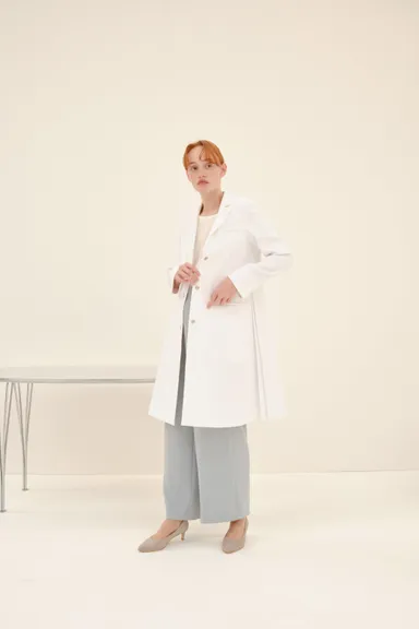 テーラードプリーツコート 27,990円(税込)