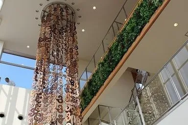 工場内エントランス　吹き抜け