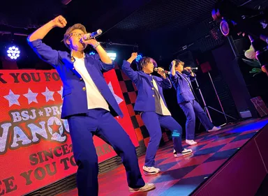 屋内ライブステージの様子