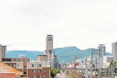 西区内から望む手稲山_2