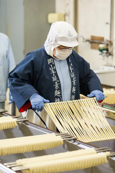 手延べうどん製造1