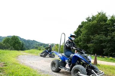 ［学割コース］人気の四輪バギー(土日祝のみ運行)もTEAM割で体験できる