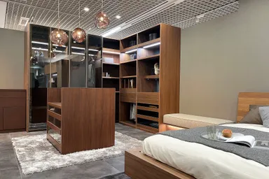 ARUNAi 東京ショールーム_クローゼット