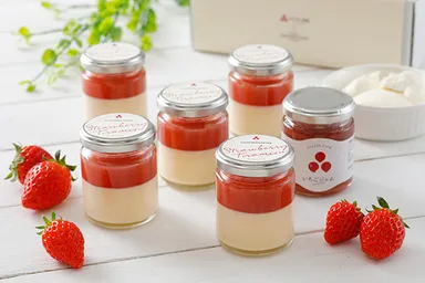 真っ赤ないちごとムースの白がお祝いにもぴったり