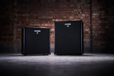 『KATANA-110 BASS』(左)と『KATANA-210 BASS』