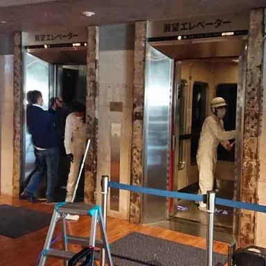 テレビ塔内ホテルエレベーター