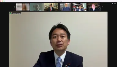 上杉謙太郎外務大臣政務官の挨拶の様子