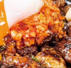 クラッシュニンニクの風味がガツンと利く「超すたみなキムチ」