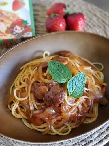 苺の果肉を感じるソース