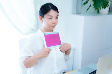 色の再現性が高いiPadを使用していただきます