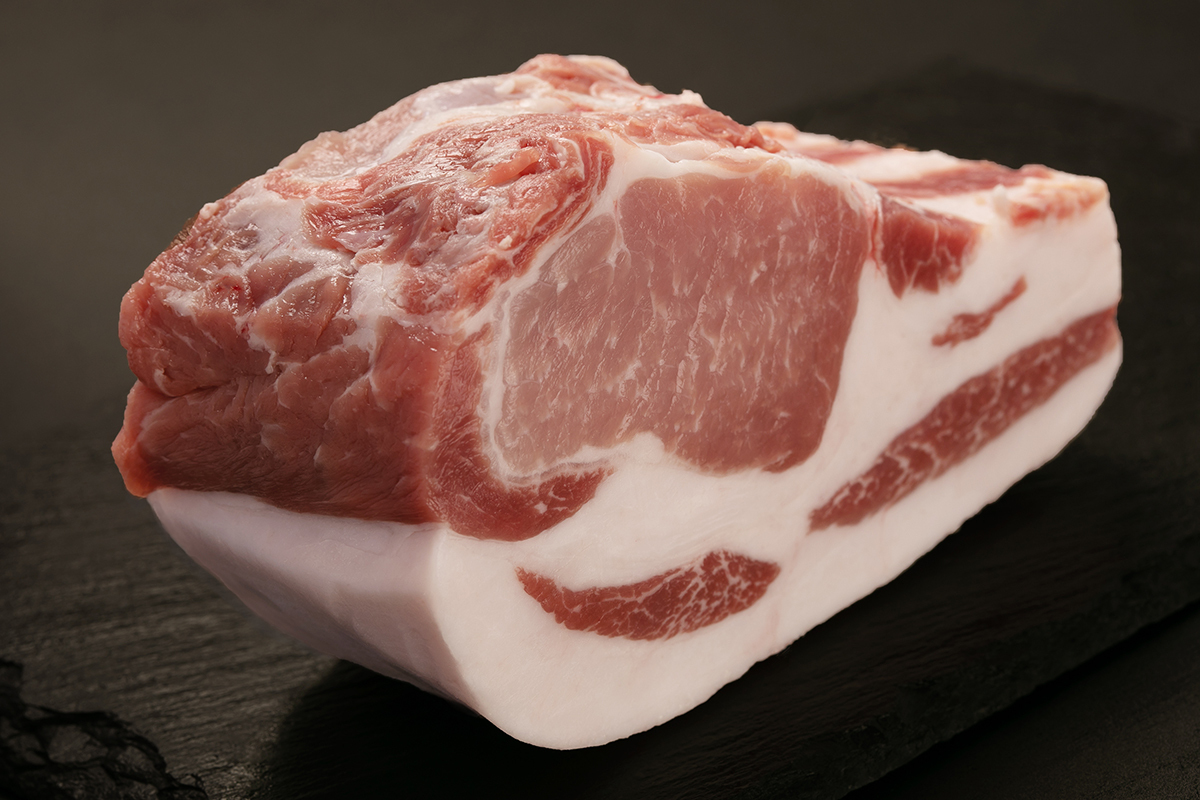 ハンガリーの国宝 マンガリッツァ豚を日本人好みの肉質に仕上げたオリジナル交配豚 贅豚 4 11 Ecサイトにて販売開始 株式会社しまざき牧場のプレスリリース