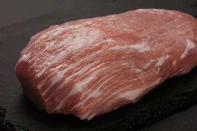 しっとりとしたモモ肉