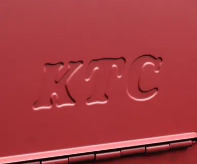 ＜ミリタリーレッド＞