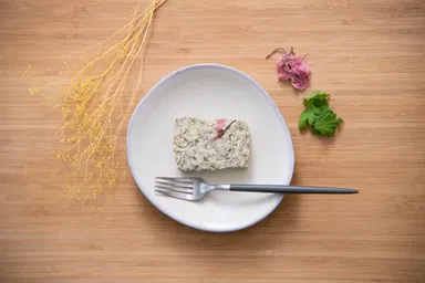 旅するチーズケーキ・よもぎ×桜の花