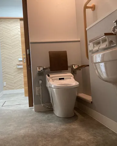 事業所内はフラットですので身体障害の方もウェルカムです！