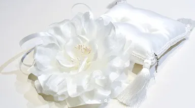 プレミアムイニシャルリングピロー