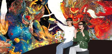 迫力満点の3D映像見学の様子