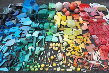 海洋プラスチックの分別