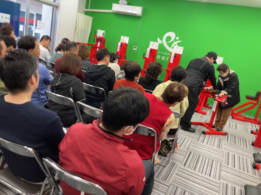 コロナ自粛で増加する高齢者フレイル　
関節の悩みを通院ではなく筋トレマシンで改善する方が増加