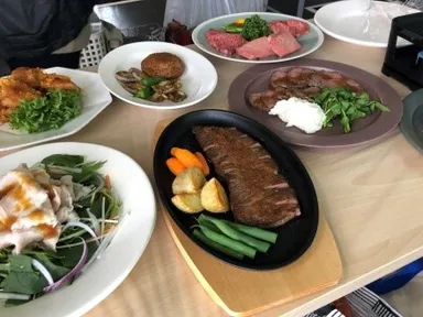 食欲をそそる肉料理