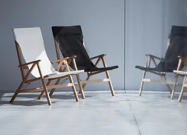 イメージ：白黒二脚(室内)