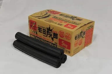 モミから生まれたモミ炭郎