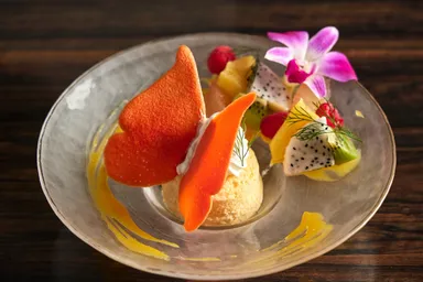 スフレフロマージュ　リリコイソースとモナーク蝶のラングドシャ