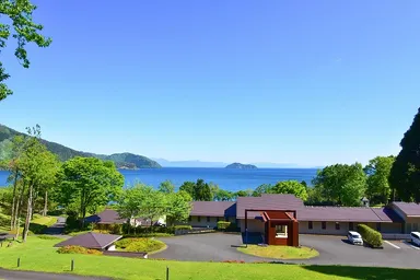 ロテル・デュ・ラク全景