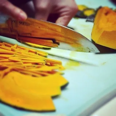 毎日工夫を重ねた調理法などを産地から配信