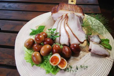 「ハーブベーコンと半熟味付け玉子の燻製詰め合わせ」