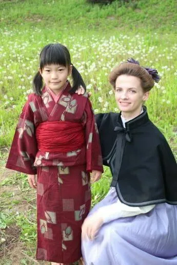 ハツ(子役)とミス・ハリソン